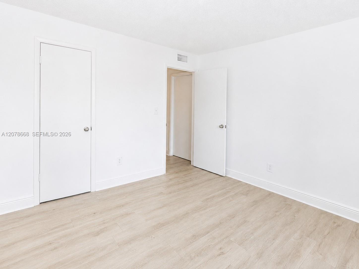 486 NW 165th St Road B-301, Miami, FL 33169 photo 11