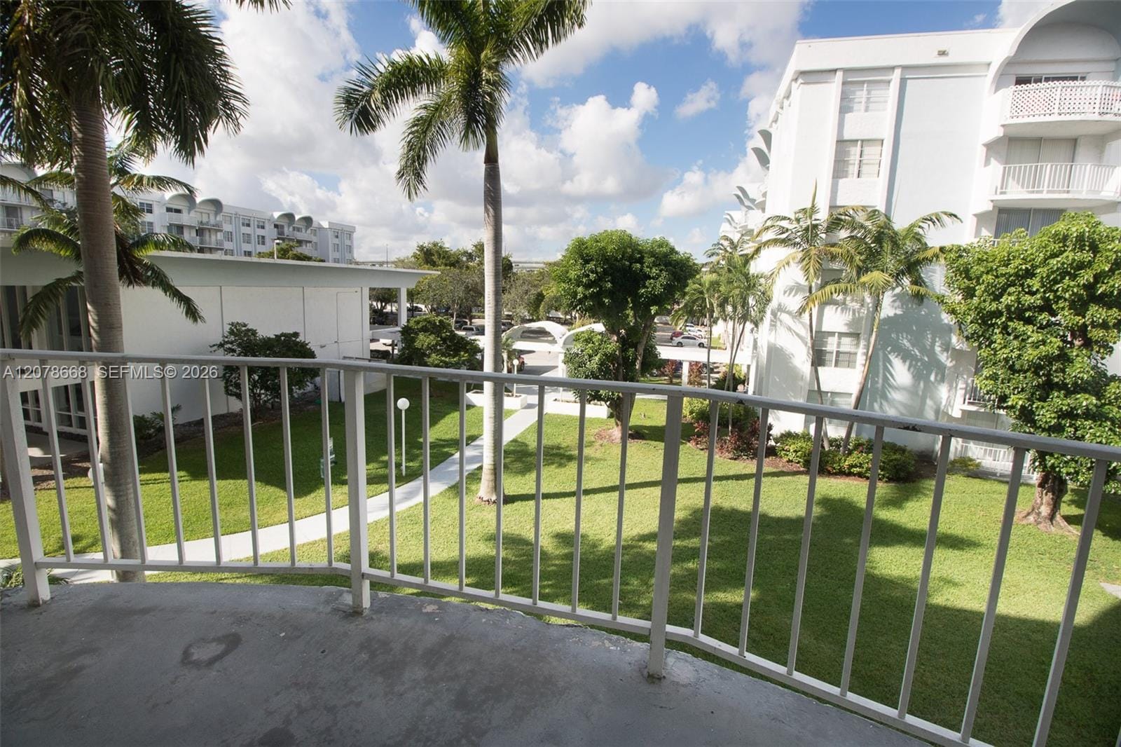 486 NW 165th St Road B-301, Miami, FL 33169 photo 12