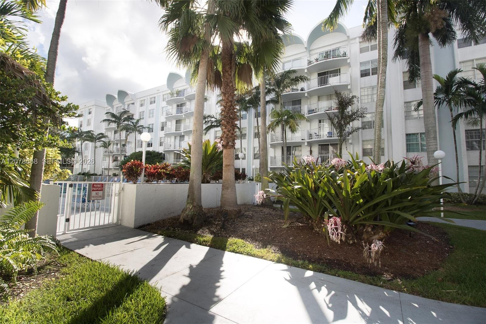 486 NW 165th St Road B-301, Miami, FL 33169 photo 16