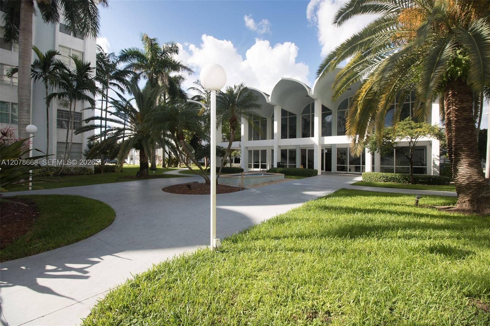 486 NW 165th St Road B-301, Miami, FL 33169 photo 17