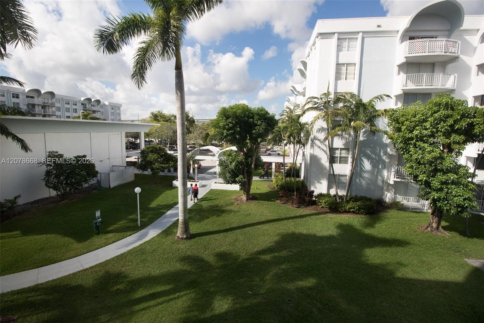 486 NW 165th St Road B-301, Miami, FL 33169 photo 19