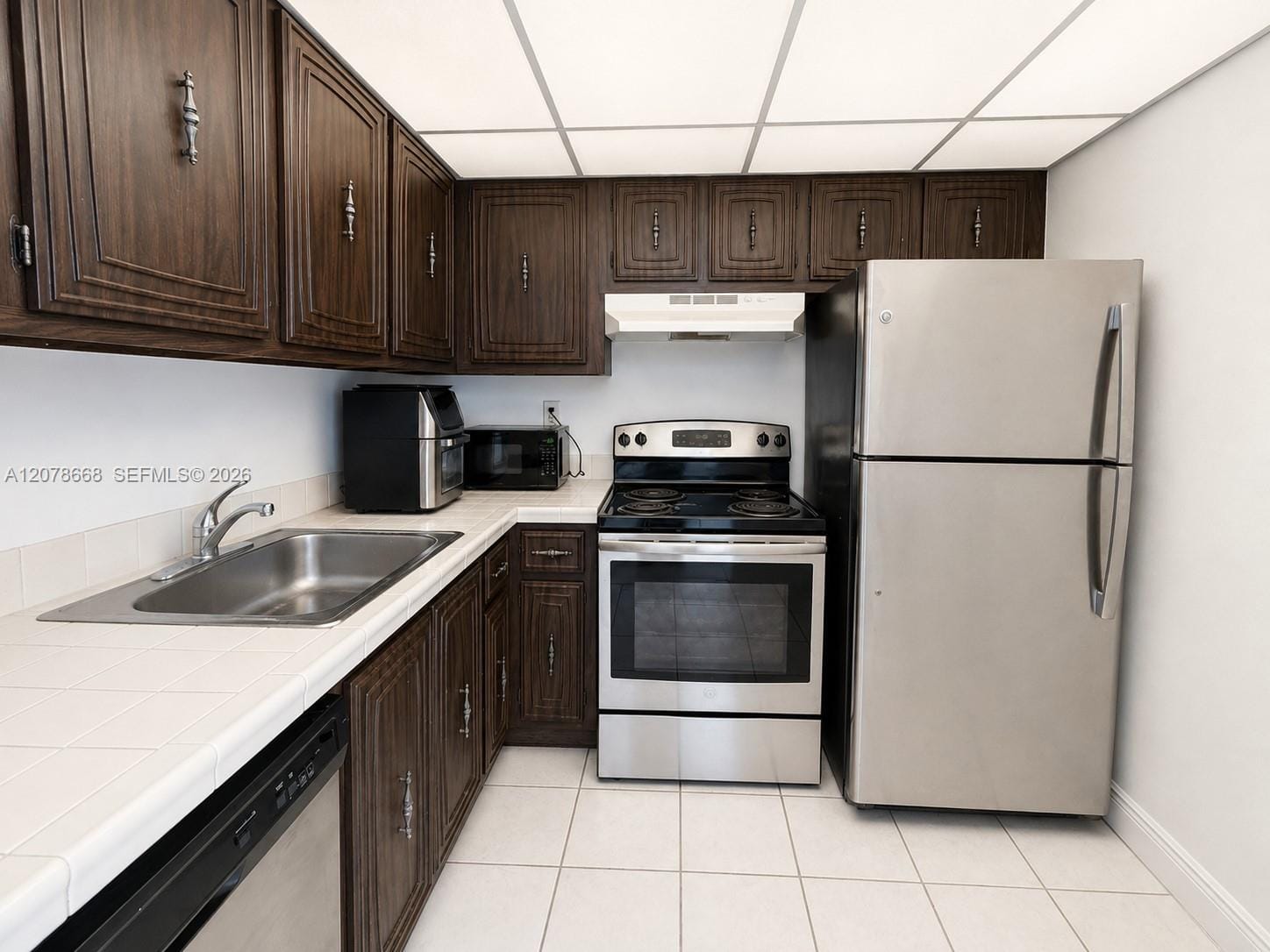 486 NW 165th St Road B-301, Miami, FL 33169 photo 4