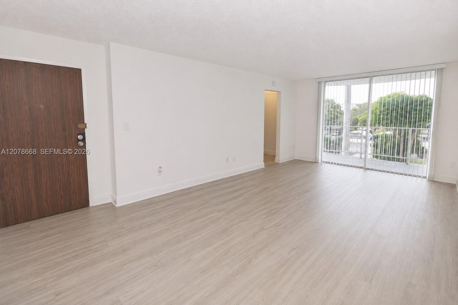 486 NW 165th St Road B-301, Miami, FL 33169
