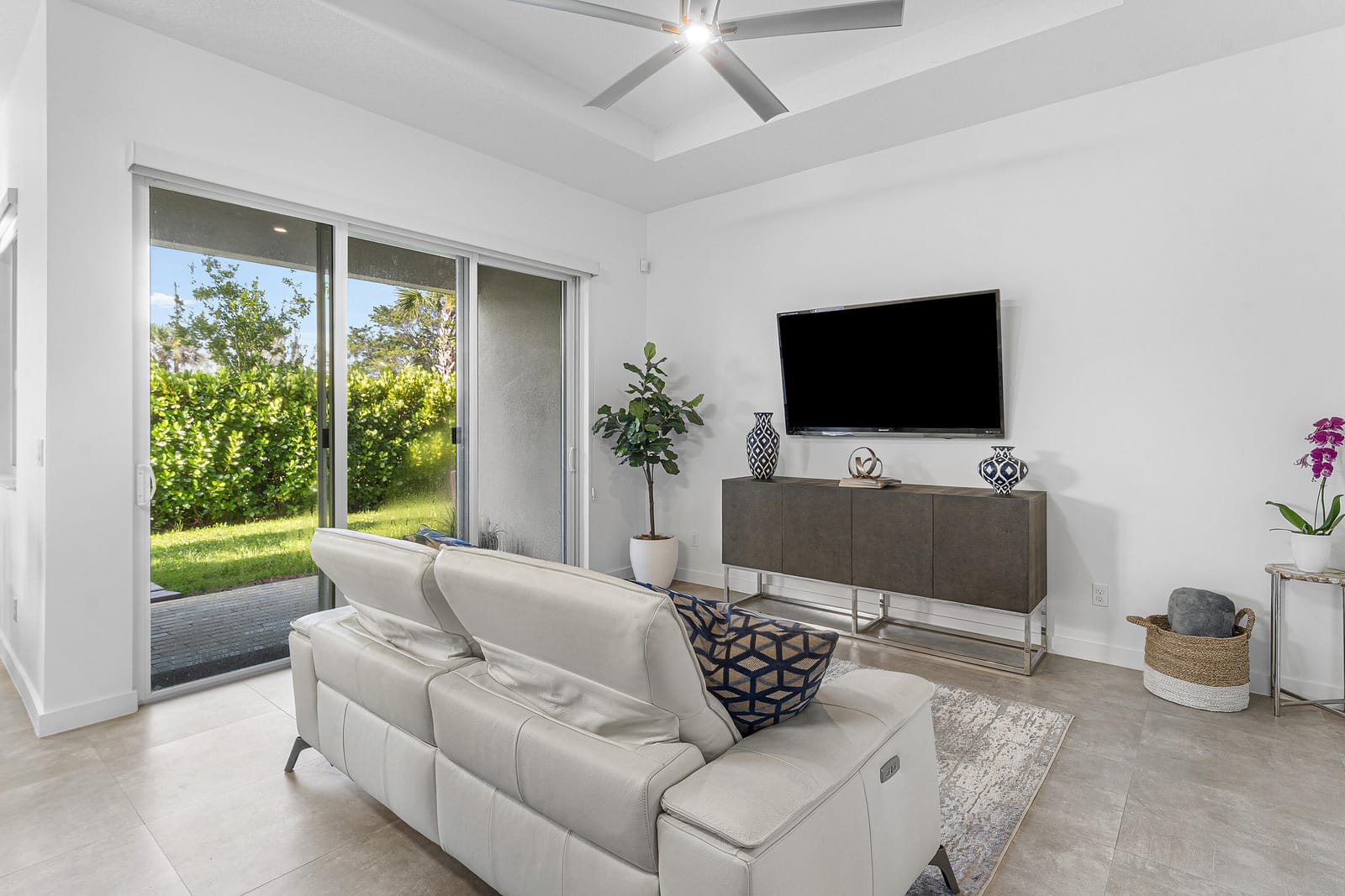 610 Pioneer Way — photo 10