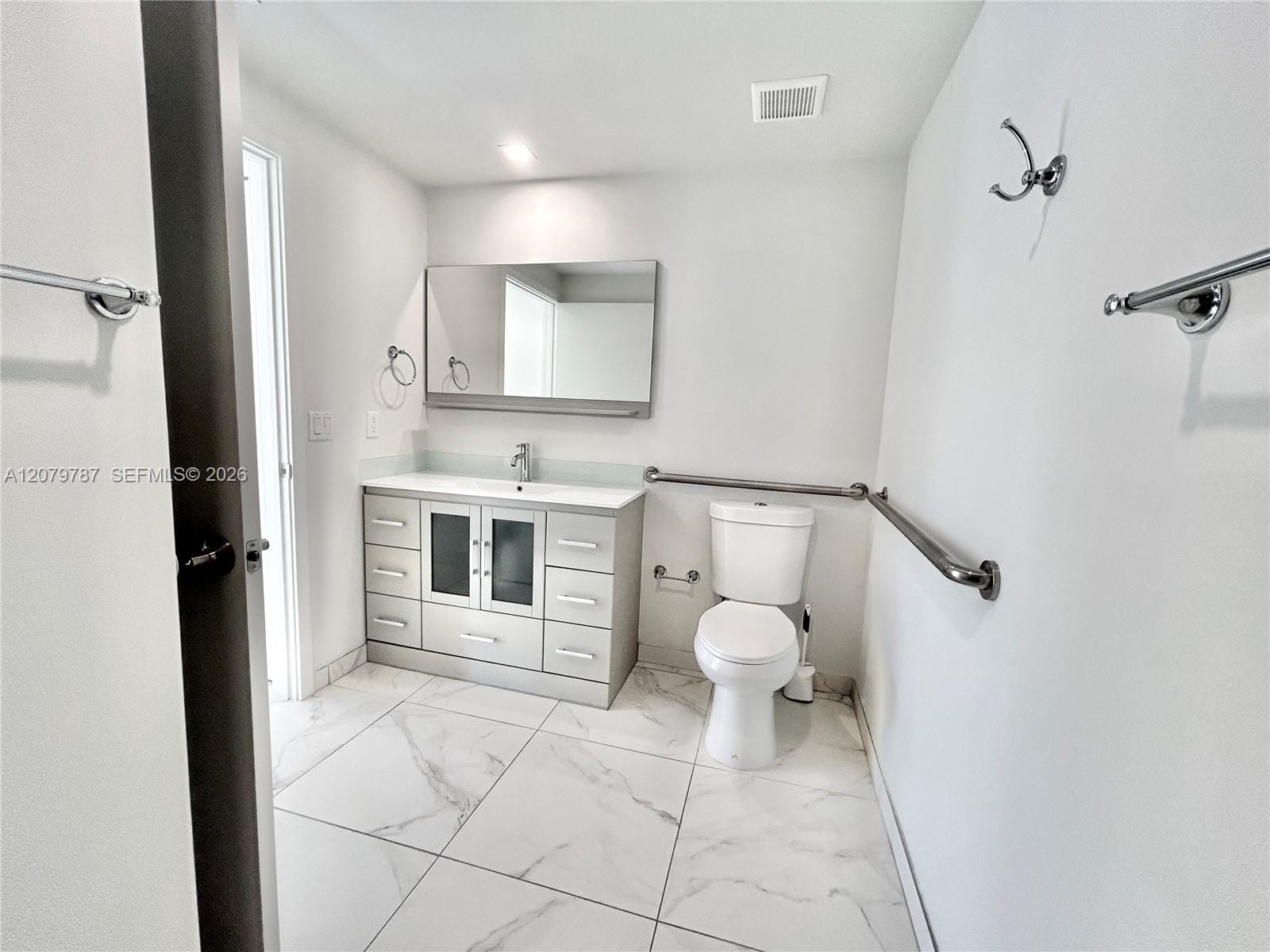 836 SW 2nd Street 404 — photo 12