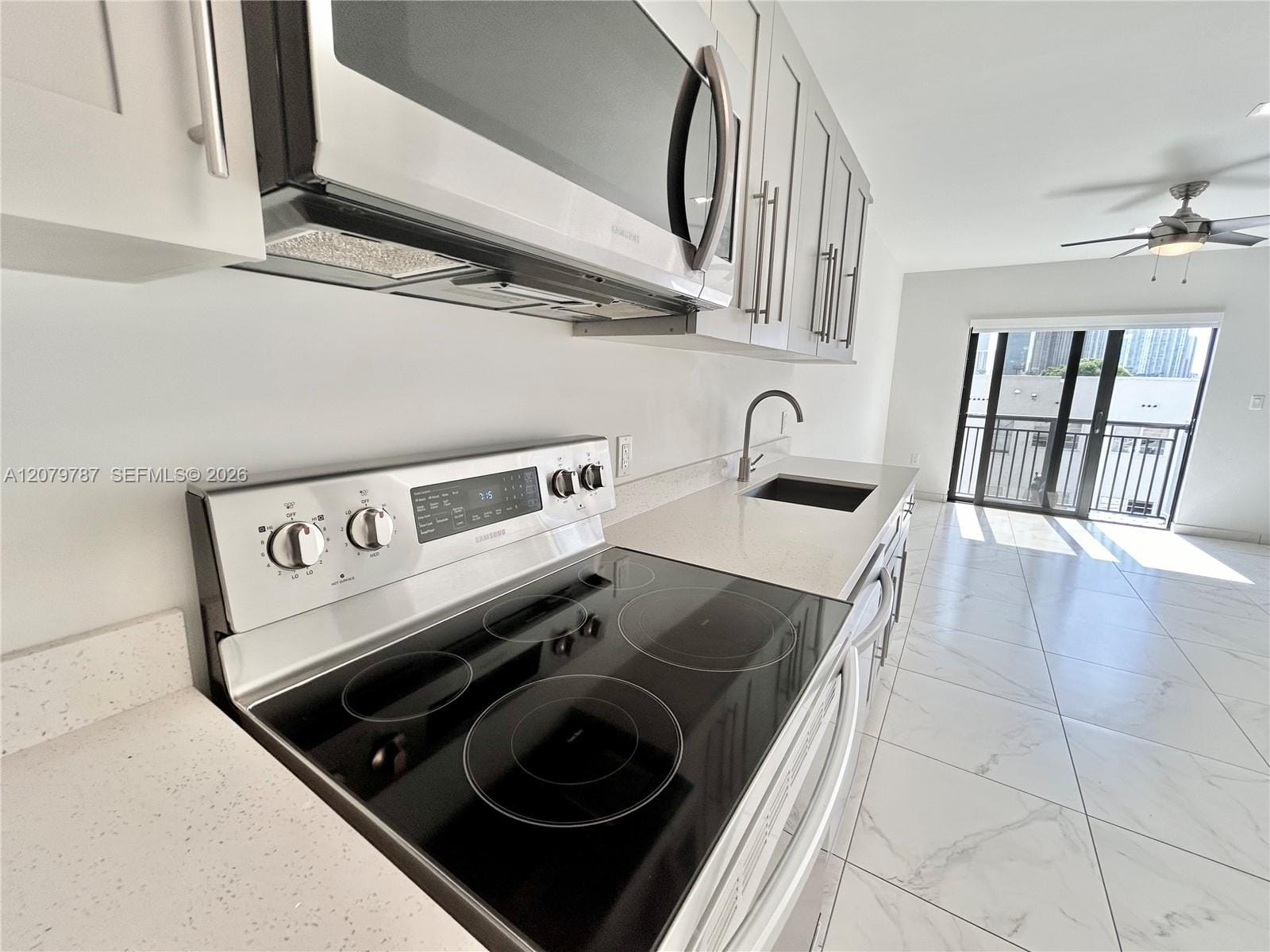 836 SW 2nd Street 404 — photo 3