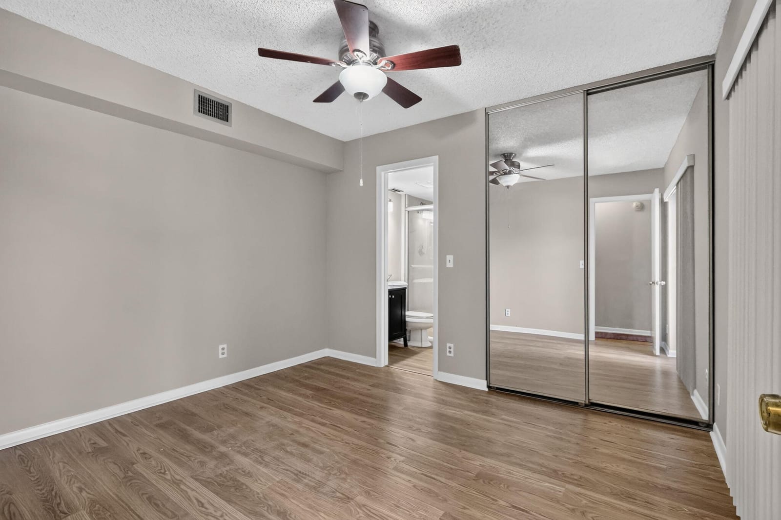 3659 VICTORIA Drive — photo 7