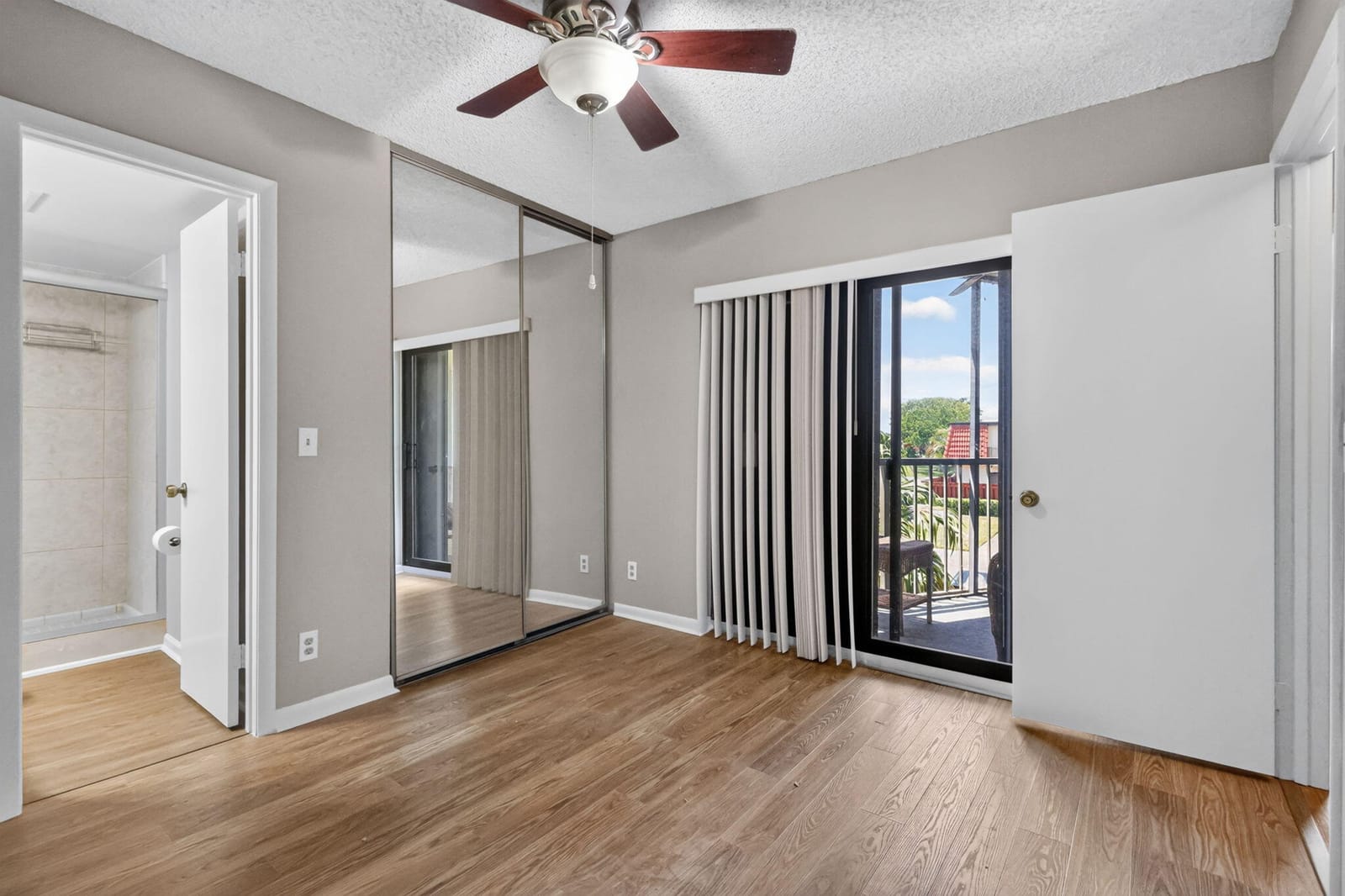 3659 VICTORIA Drive — photo 8