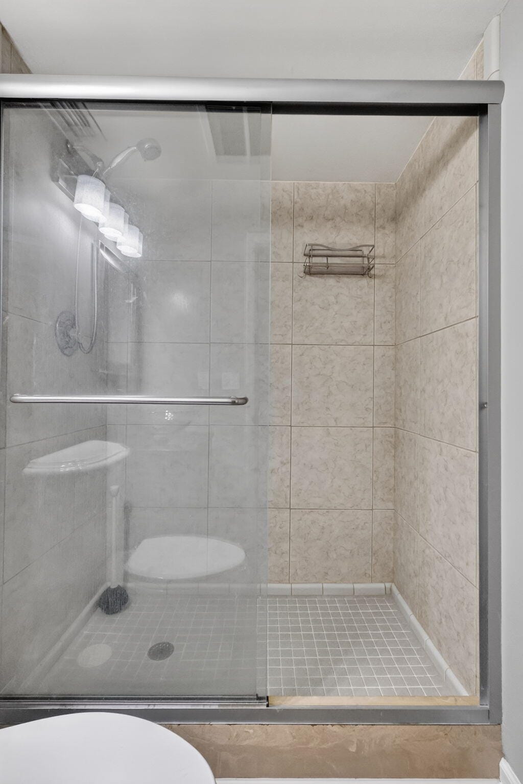 3659 VICTORIA Drive — photo 12