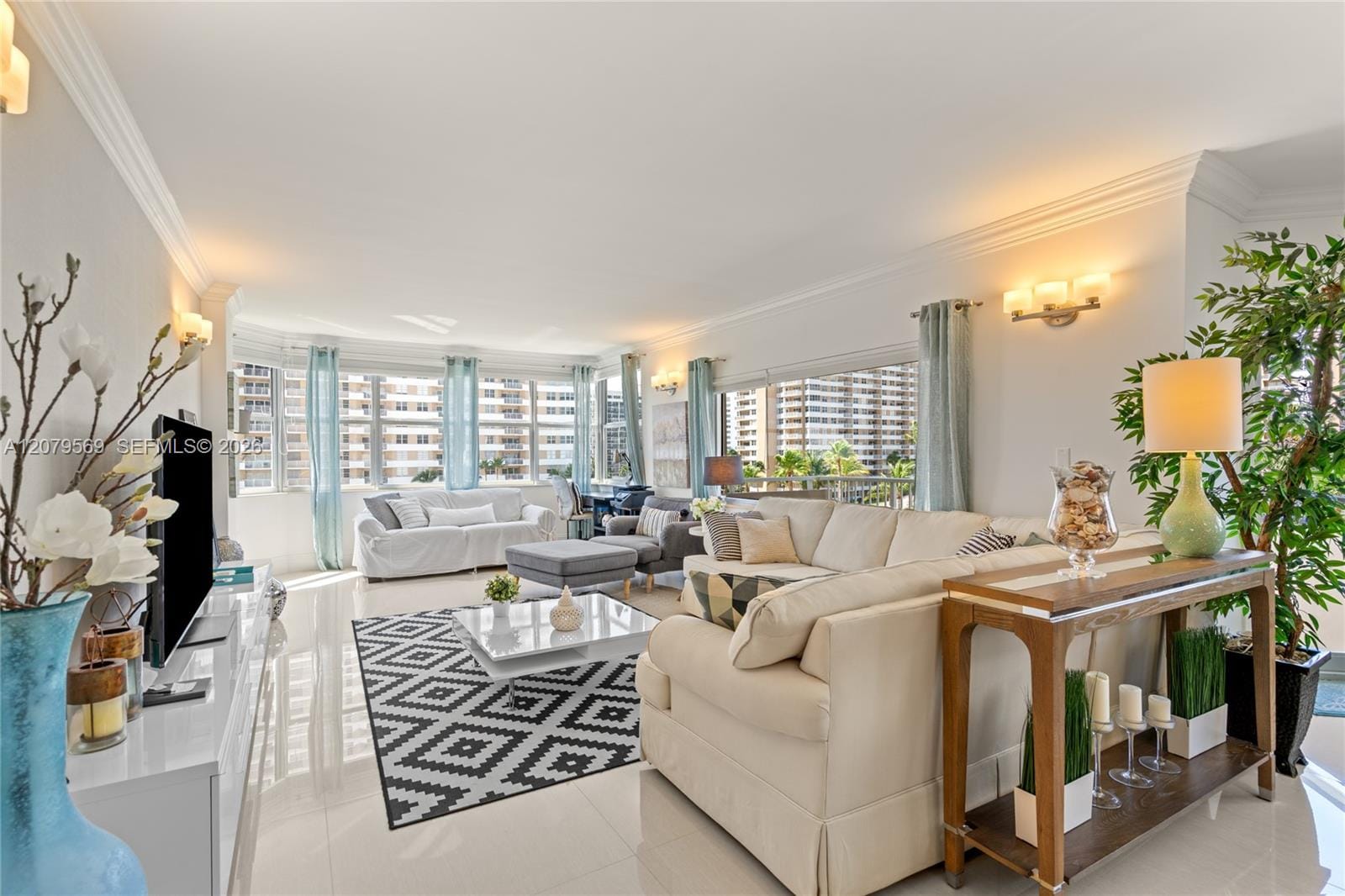 1950 S Ocean Drive 4E, Hallandale Beach, FL 33009