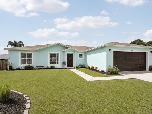 572 SW Bacon Terrace, sold in Port St Lucie Section 13, Port St Lucie, FL