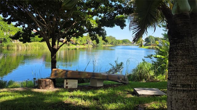 15619 SW 73rd Cir Terrace 10-8, Lakeside Xi Condo, Miami, FL