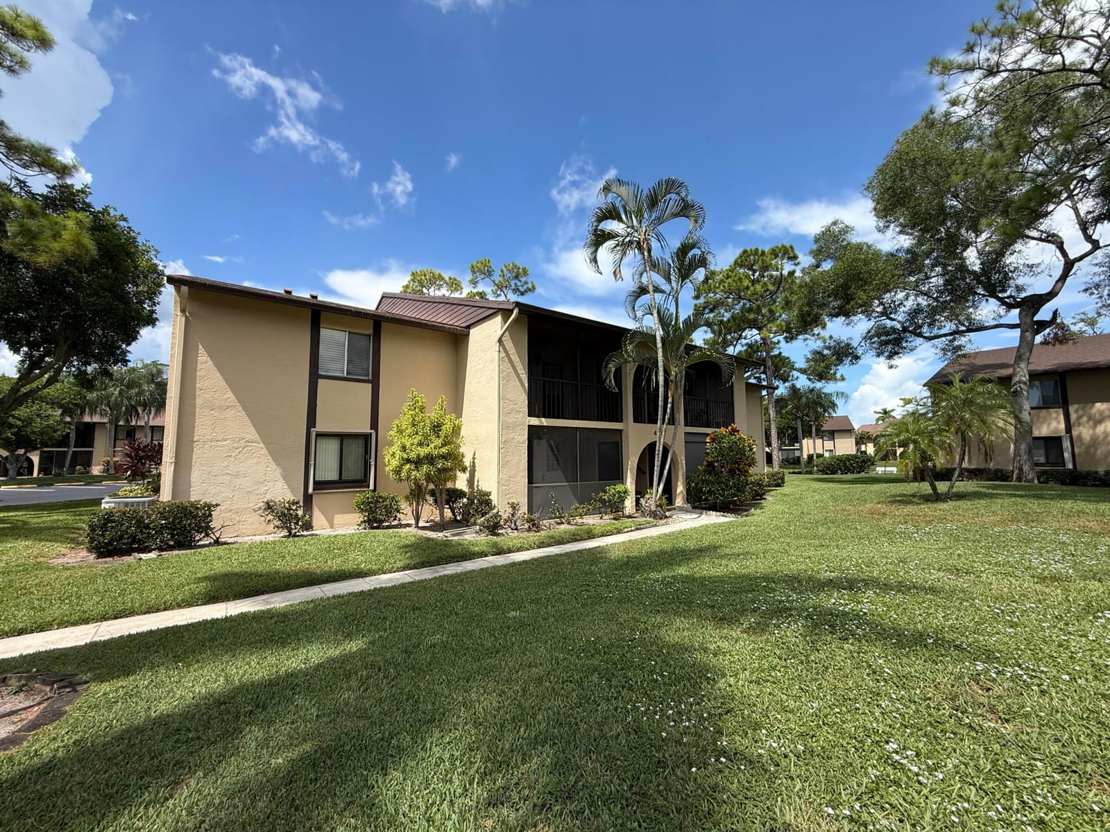 418 PINE GLEN Lane C-2, Greenacres, FL 33463