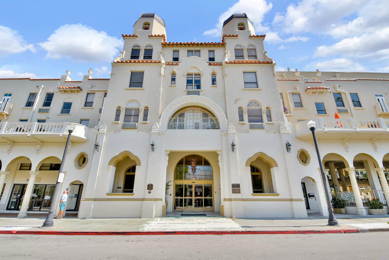 235 SUNRISE Avenue 3260, Palm Beach, FL 33480