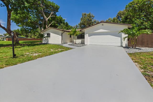 520 NW 43RD Avenue, Plantation, FL 33317