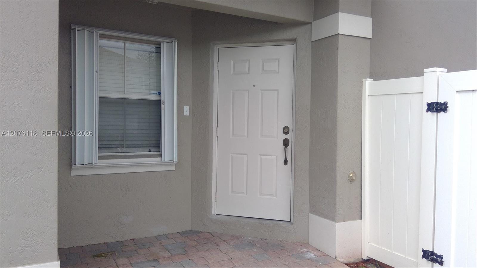 12602 SW 54th Street 0 — photo 3