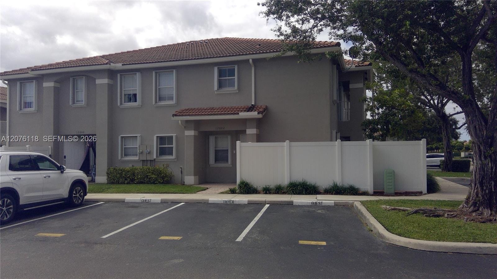 12602 SW 54th Street 0 — photo 4