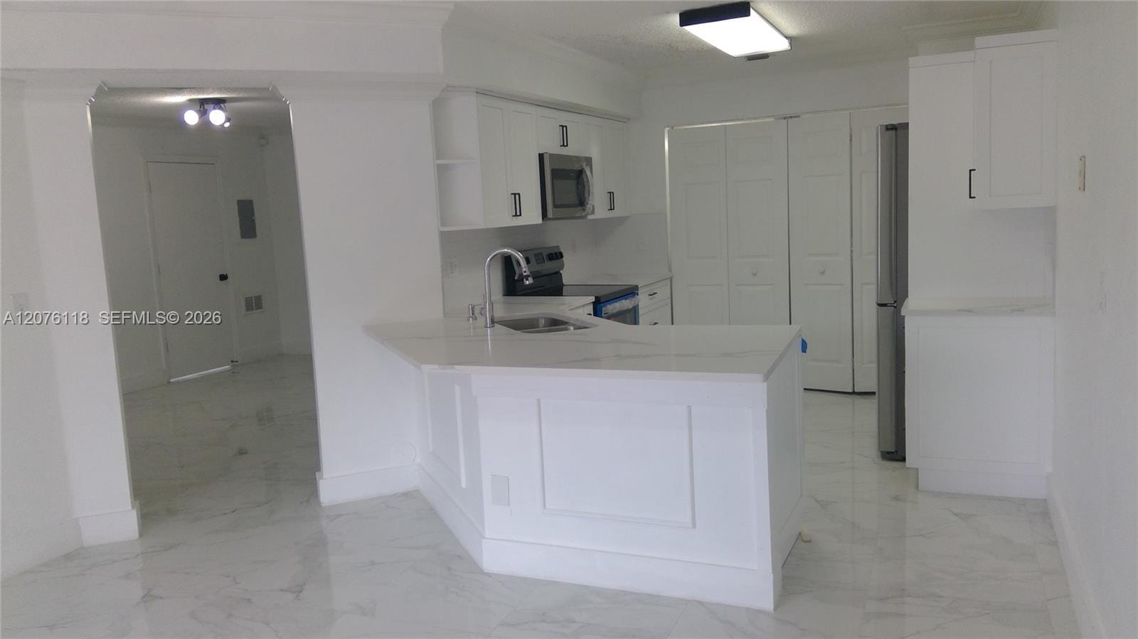 12602 SW 54th Street 0 — photo 7