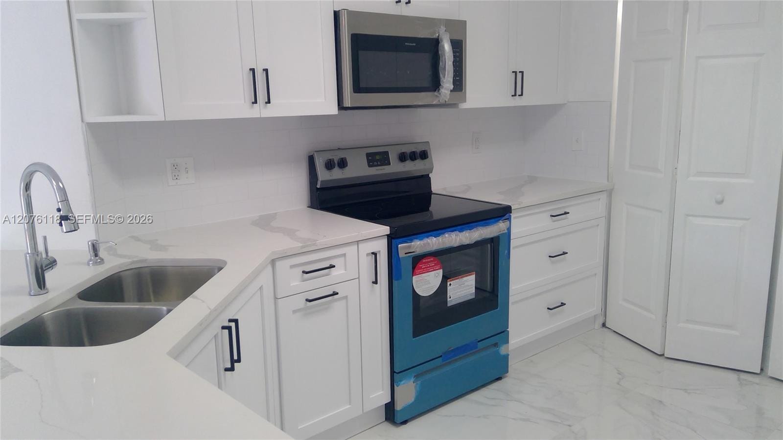12602 SW 54th Street 0 — photo 9