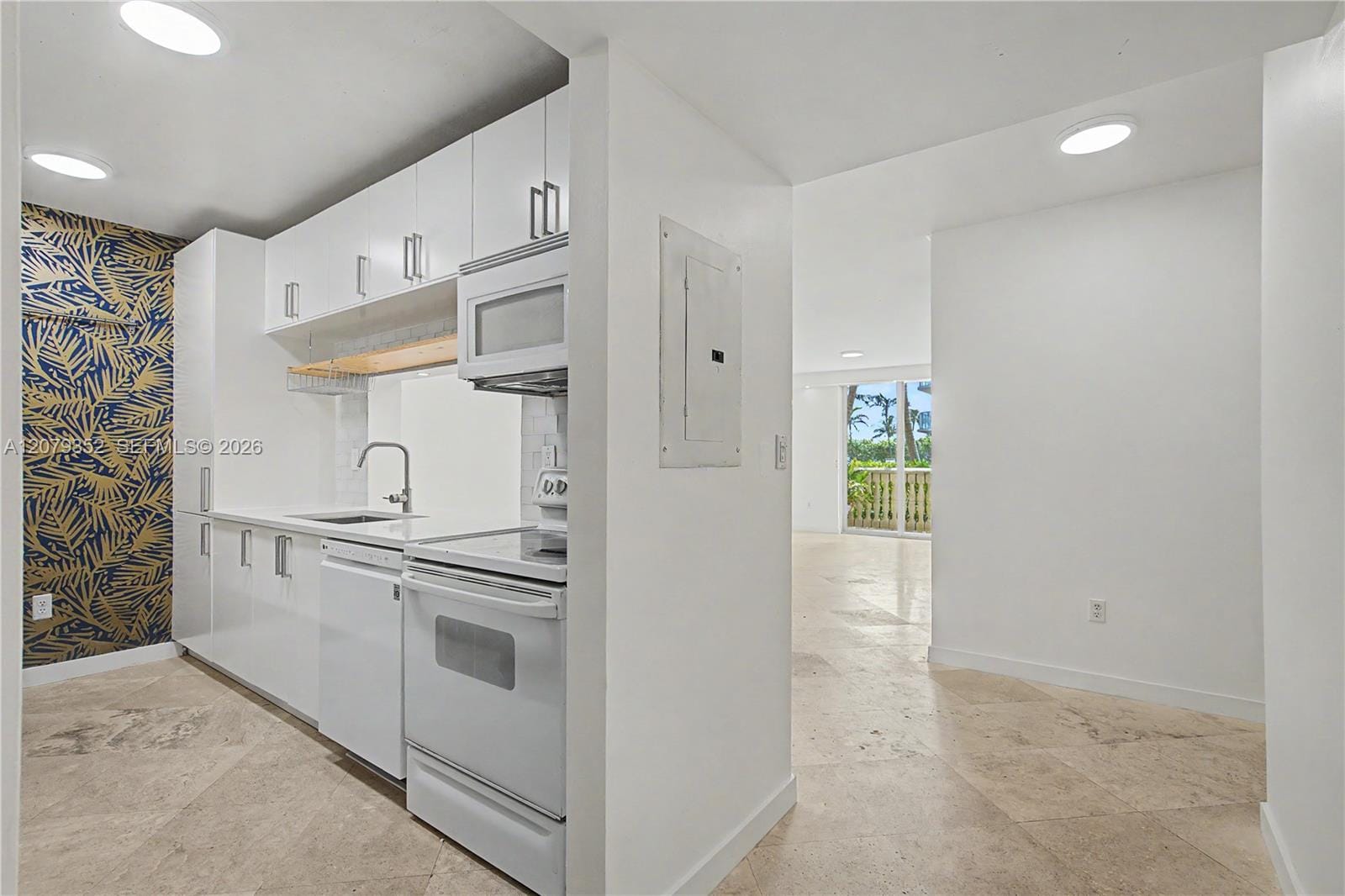 8888 Collins Avenue 115 — photo 9