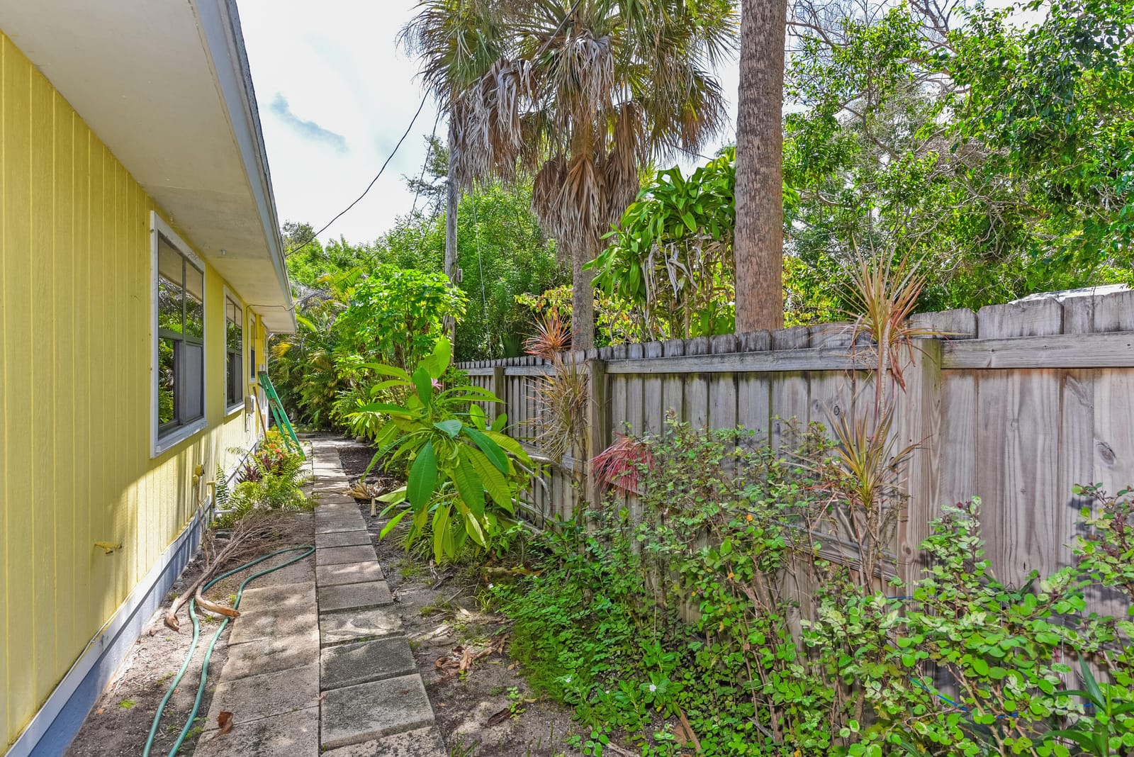 1076 NE BANYAN TREE Drive, Jensen Beach, FL 34957 photo 16