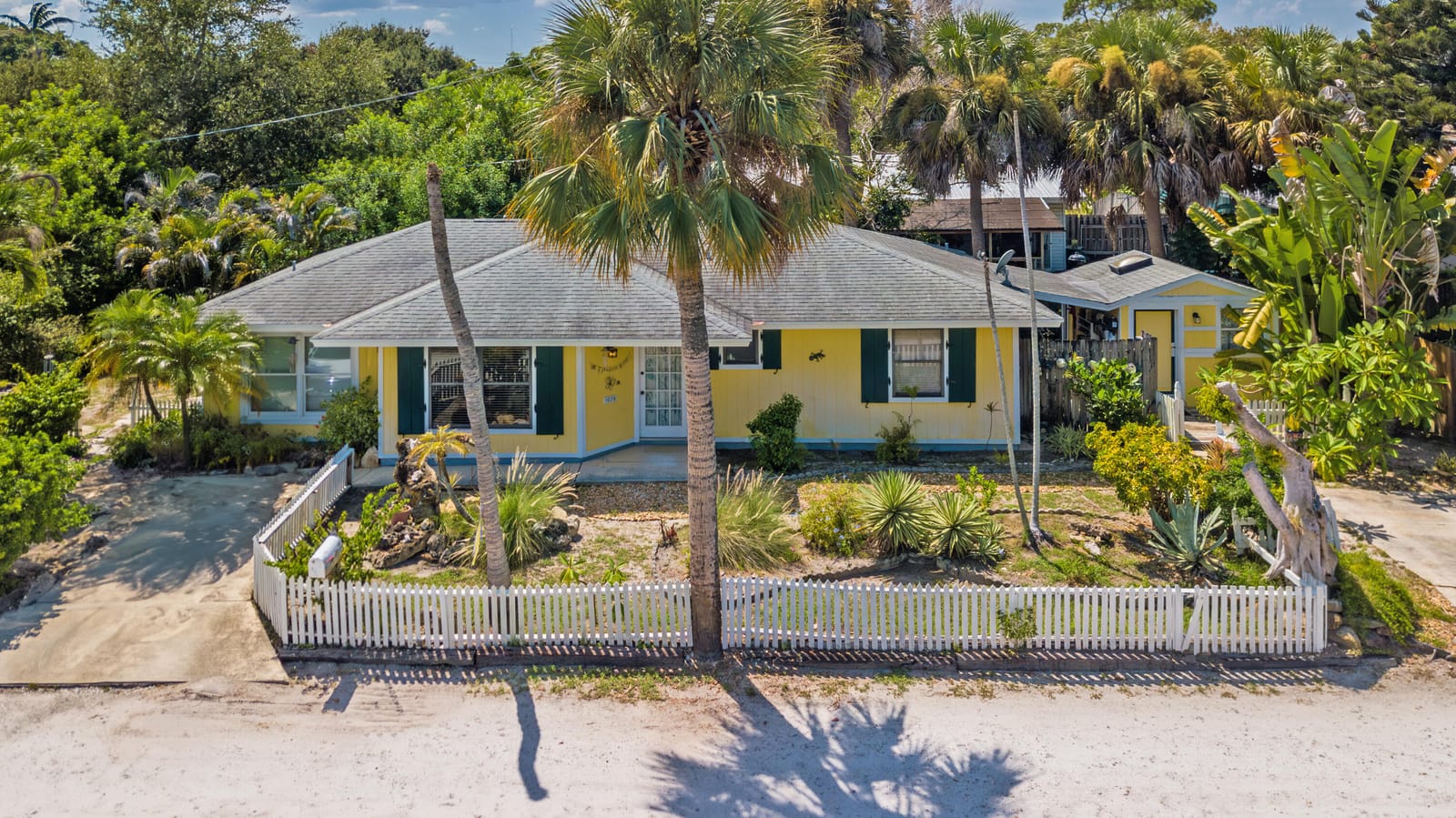 1076 NE BANYAN TREE Drive, Jensen Beach, FL 34957 photo 27
