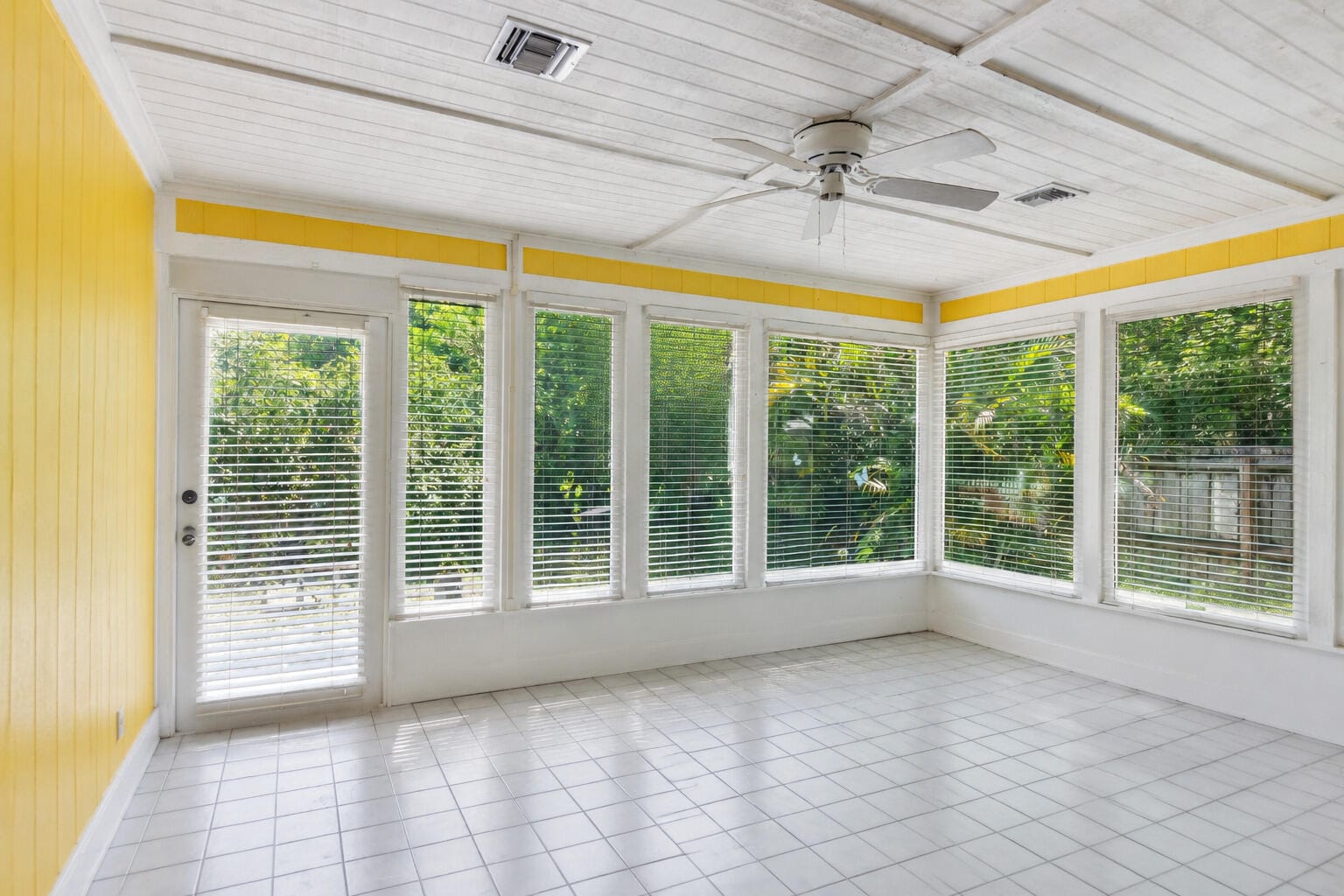 1076 NE BANYAN TREE Drive, Jensen Beach, FL 34957 photo 9
