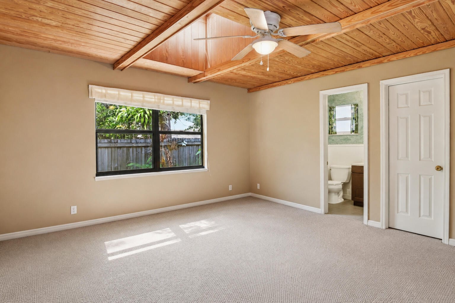 1076 NE BANYAN TREE Drive, Jensen Beach, FL 34957 photo 10