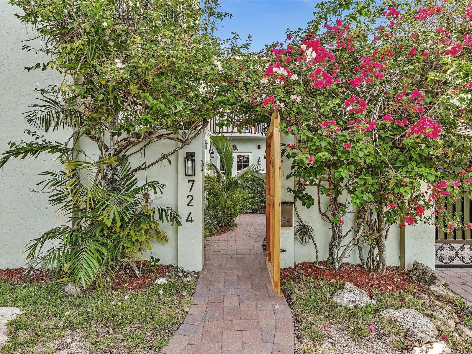 724 PARK Place, West Palm Beach, FL 33401 photo 4