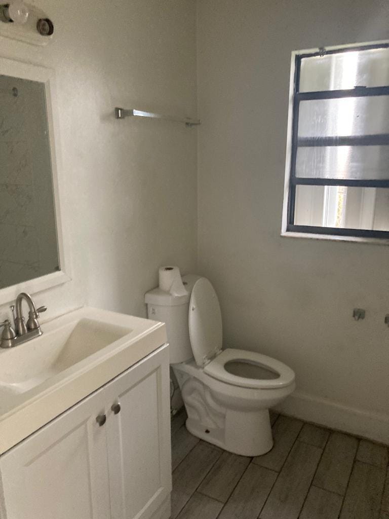 1565 W 36th Street — photo 6