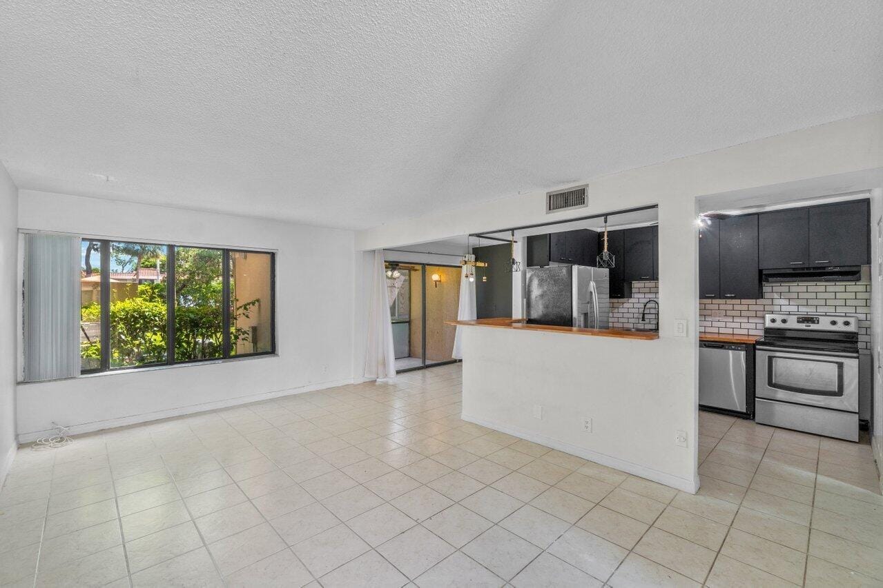 1149 NW 13th Street 5 — photo 3