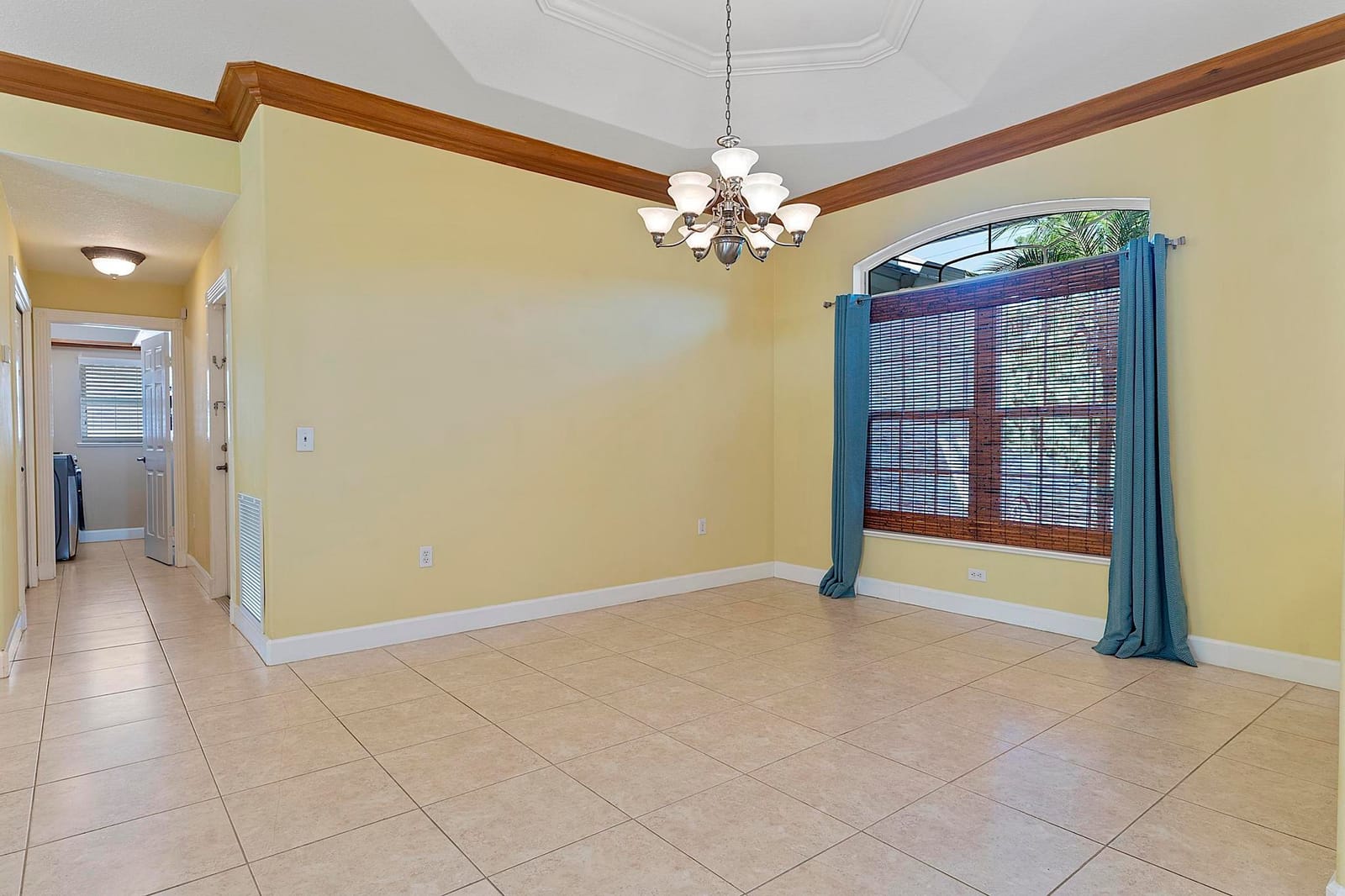 444 Rolling Hill Drive — photo 9