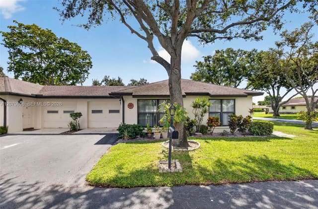 10086 Eaglewood Road B, Boynton Beach, FL 33436