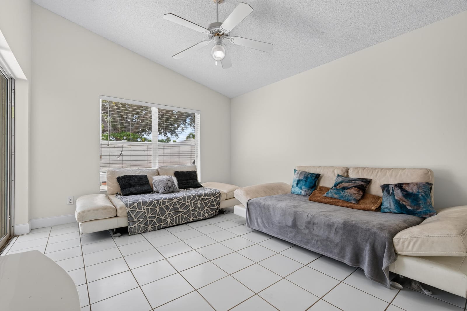 7816 MANOR FOREST Lane — photo 8