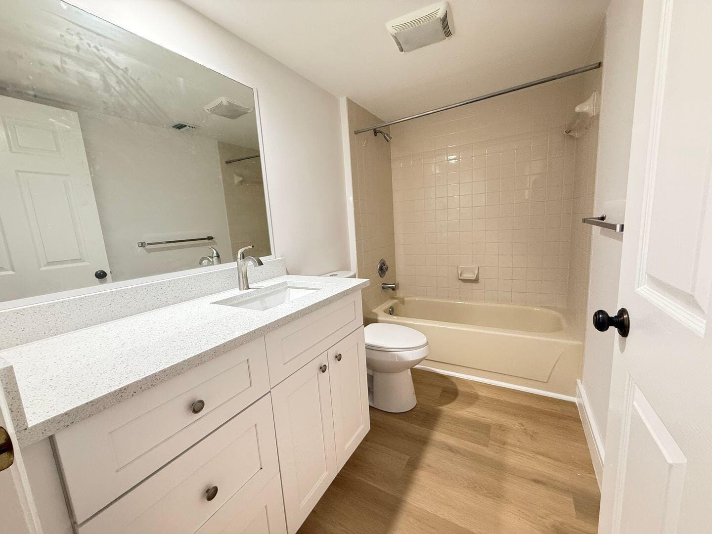 3511 VILLAGE Boulevard 404 — photo 5