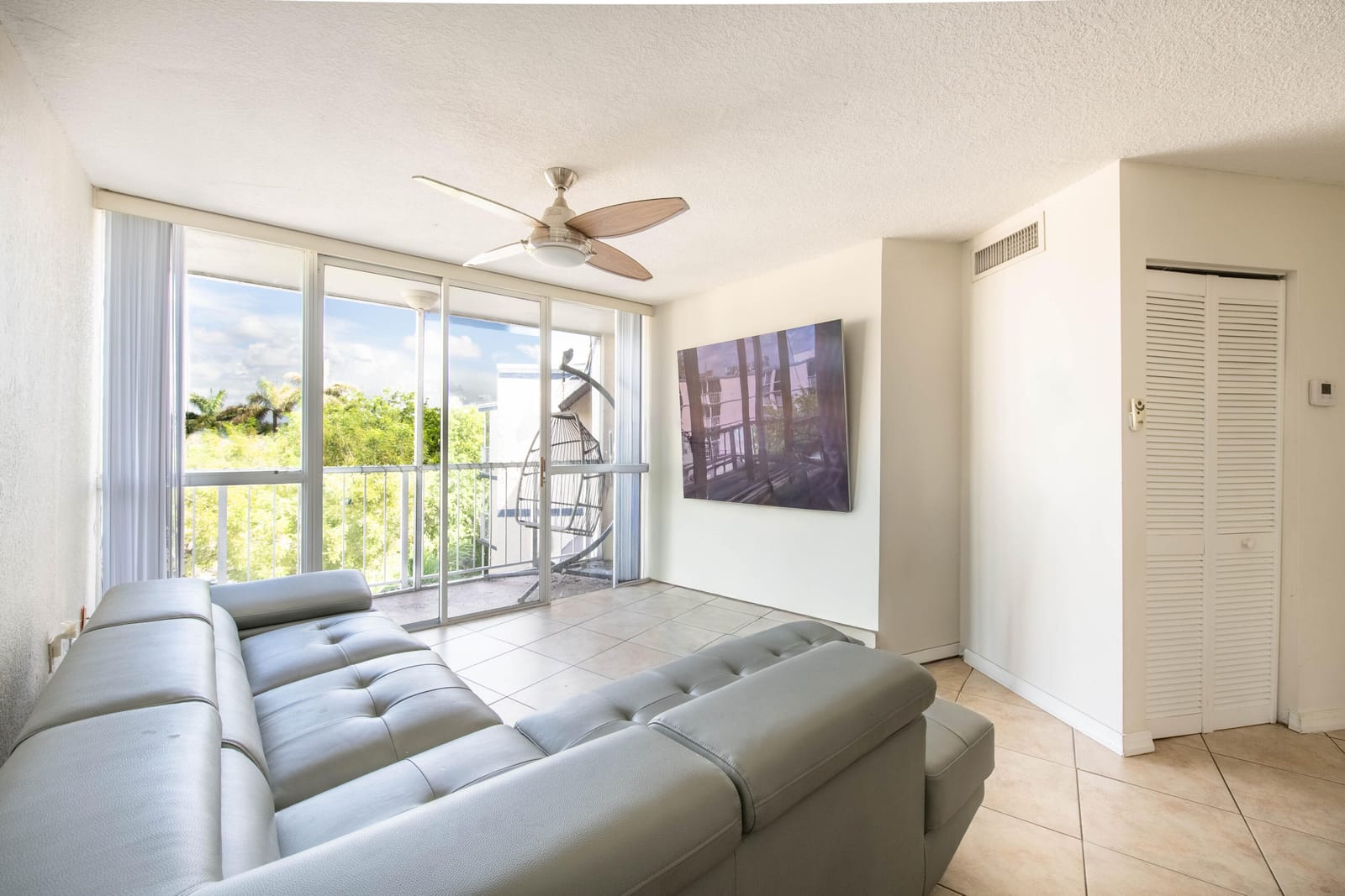 6995 NW 186th Street E508, Hialeah, FL 33015