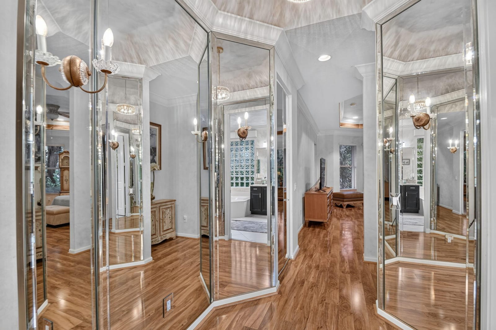 8934 MAJORCA BAY Drive — photo 12