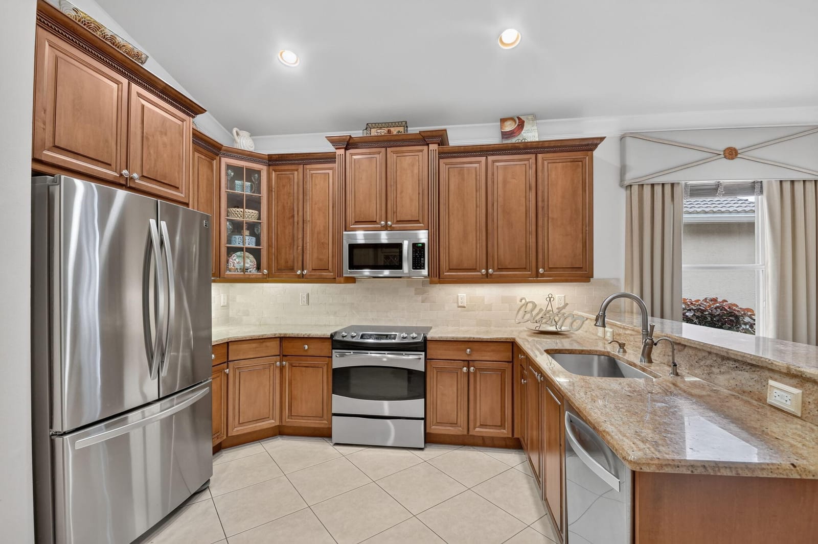 8934 MAJORCA BAY Drive — photo 8