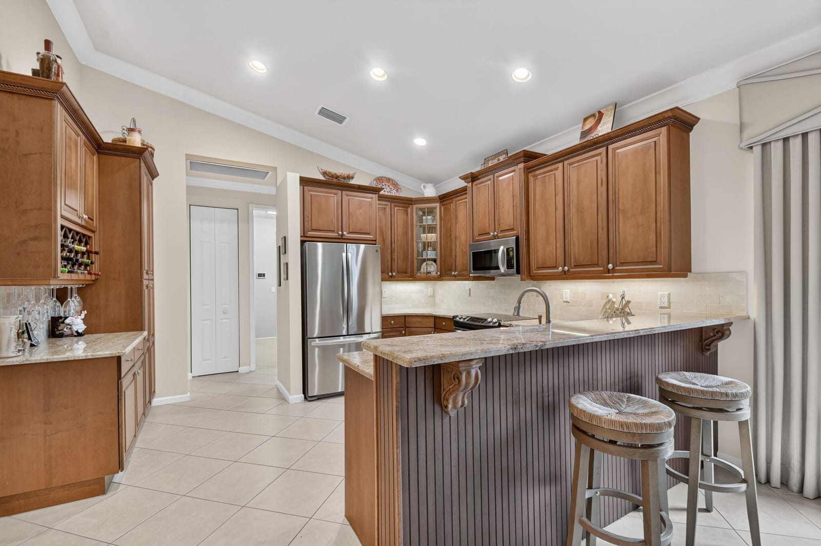 8934 MAJORCA BAY Drive — photo 10