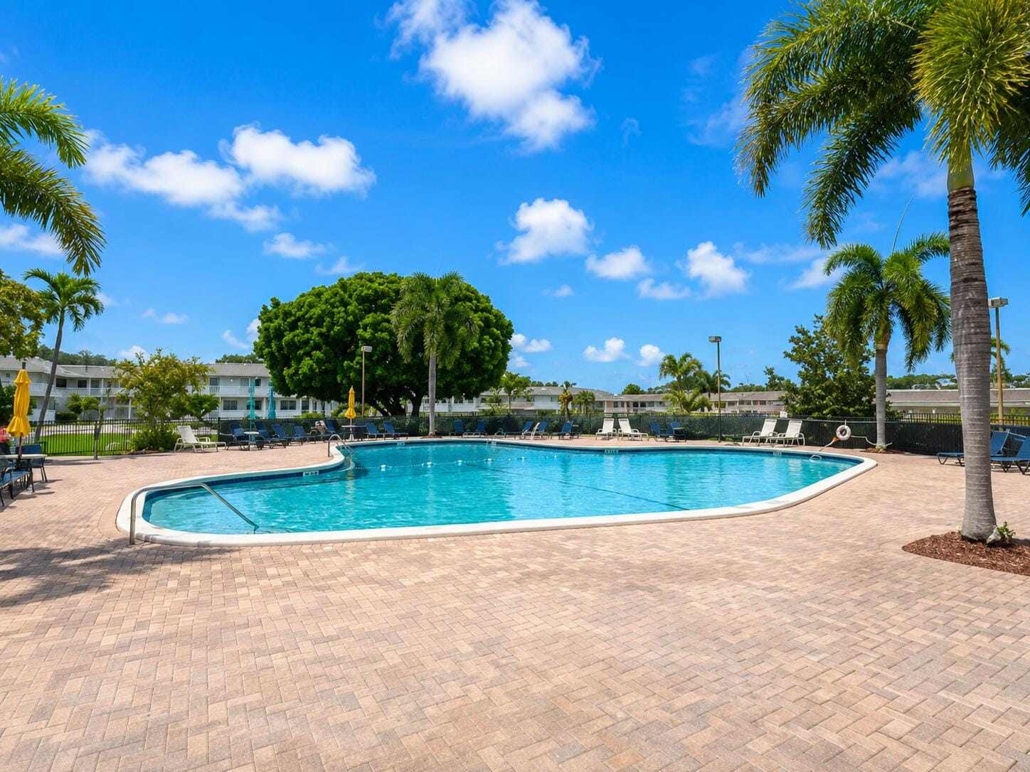 3040 LAKE OSBORNE Drive 111 — photo 11