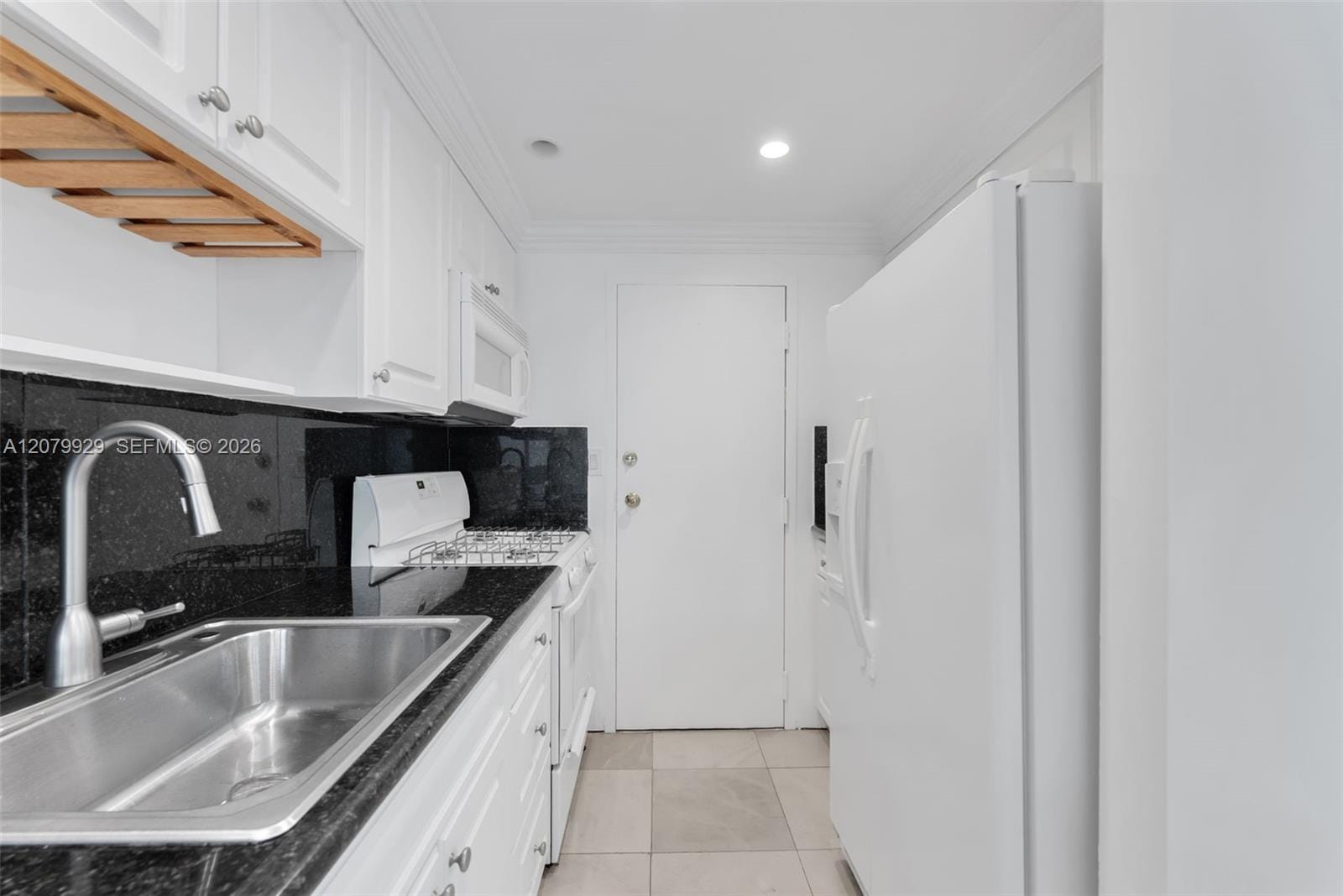 700 Biltmore Way 304 — photo 11