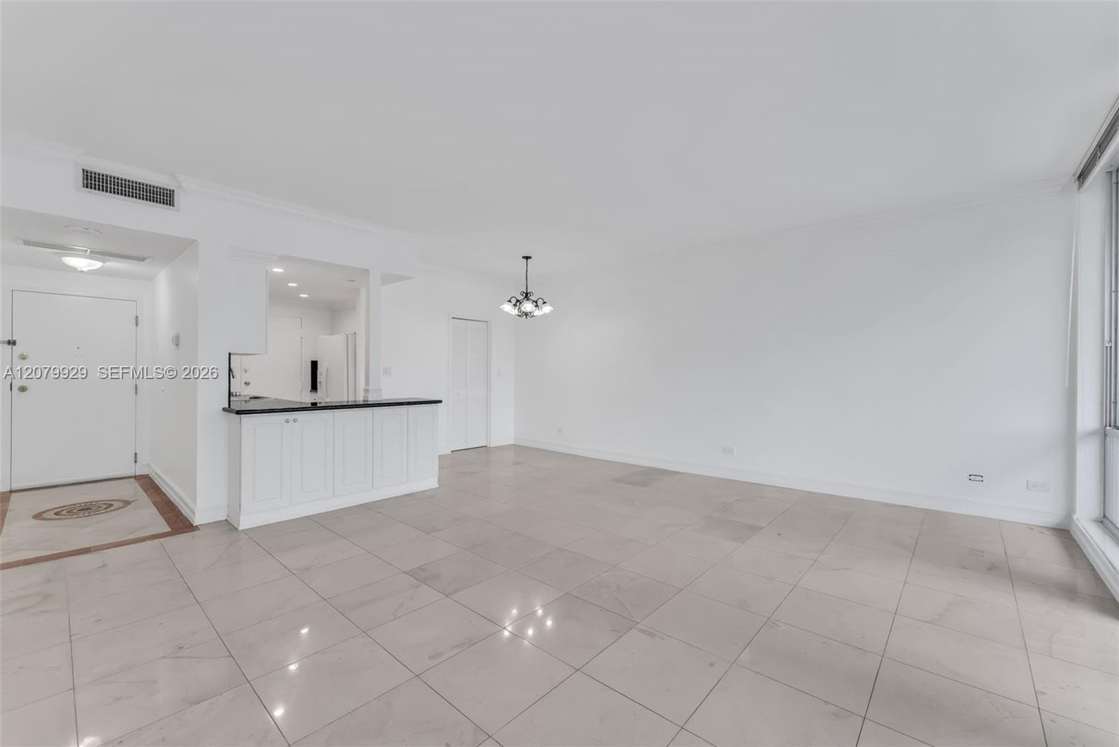 700 Biltmore Way 304 — photo 5