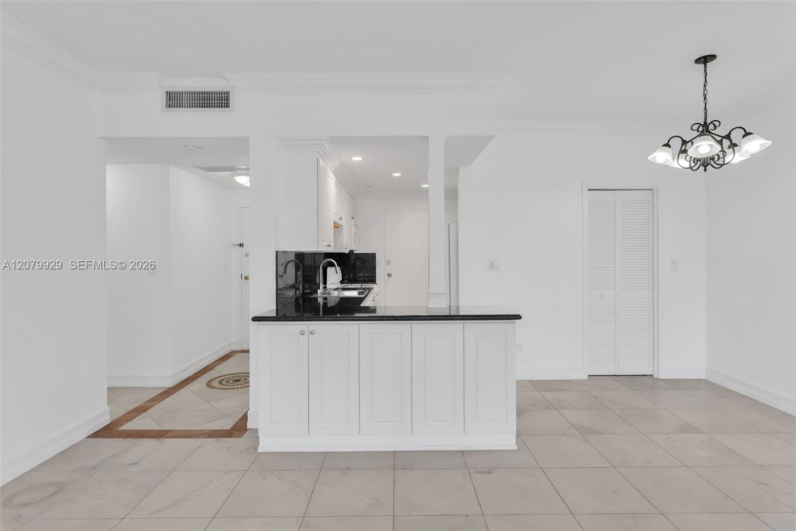 700 Biltmore Way 304 — photo 8