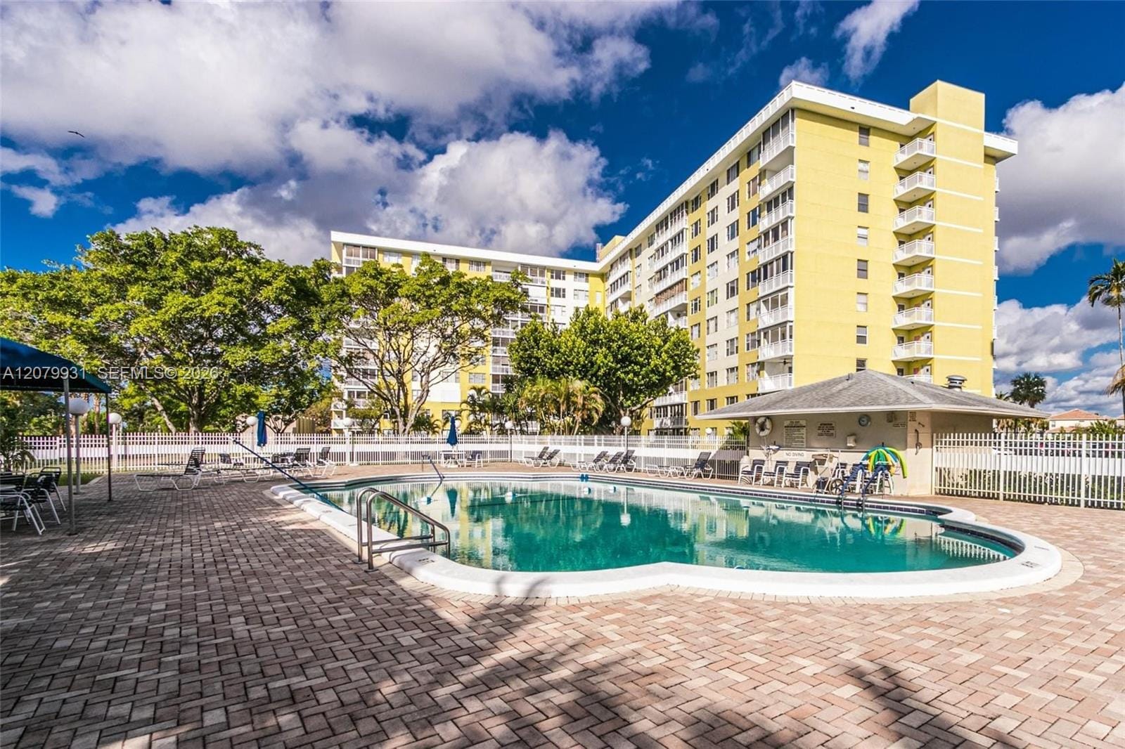 4400 Hillcrest Drive 402B, Hollywood, FL 33021