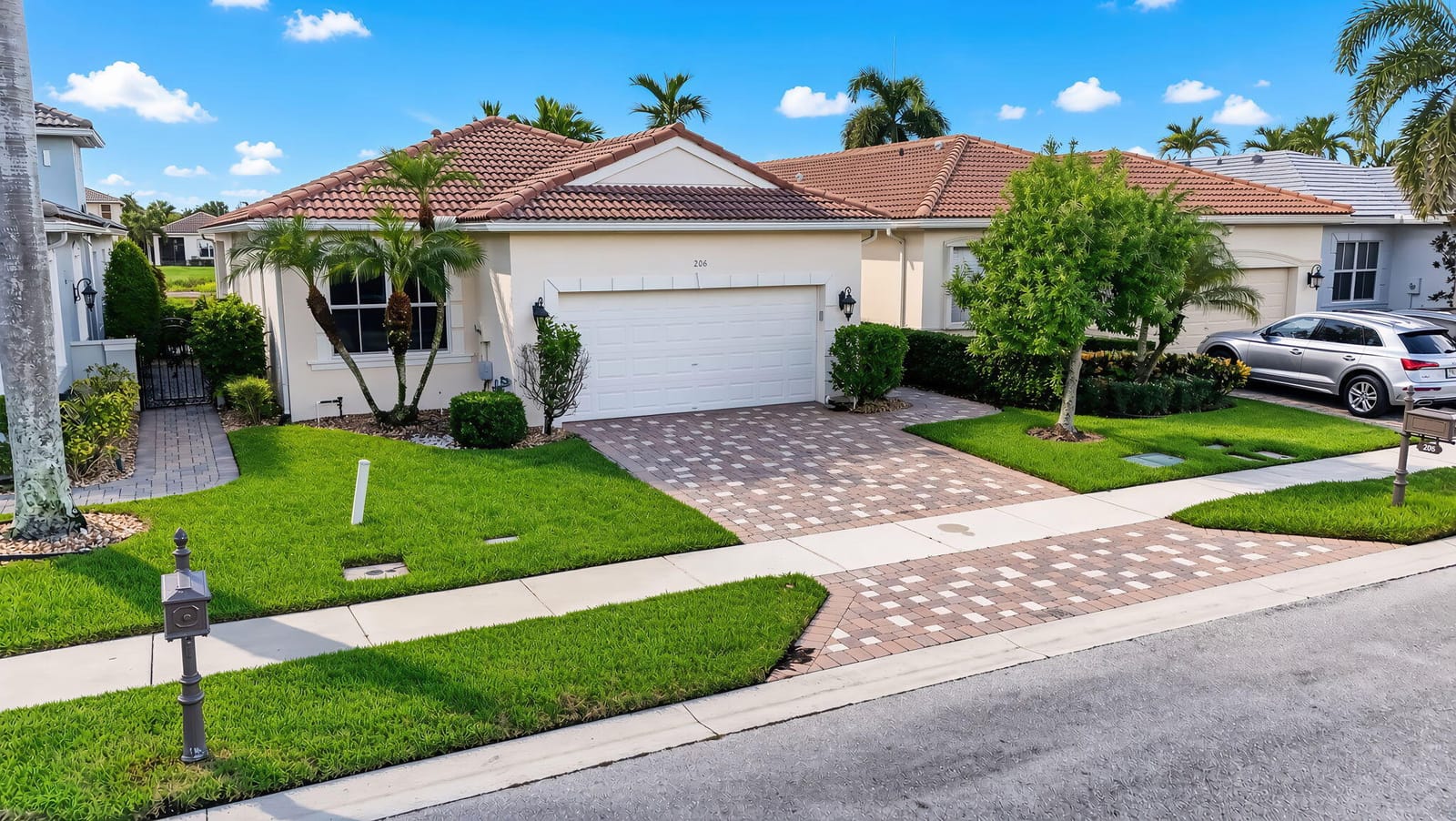206 ISLE VERDE Way, Palm Beach Gardens, FL 33418