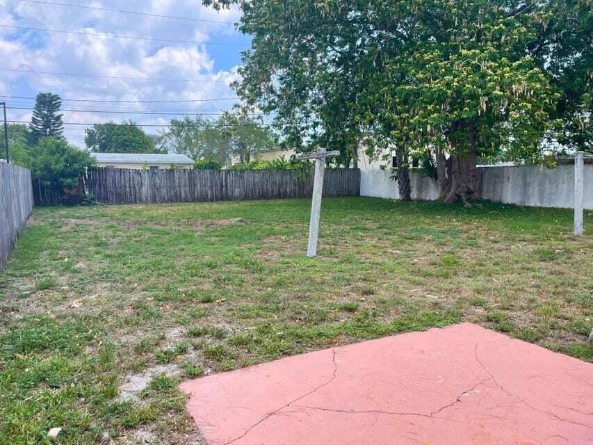 243 SE 24th Avenue, Boynton Beach, FL 33435 photo 5