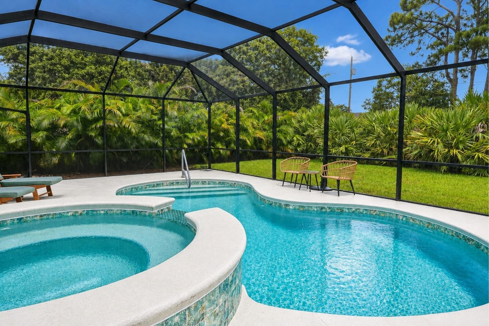 415 SE Calmoso Drive, Port St. Lucie, FL 34983