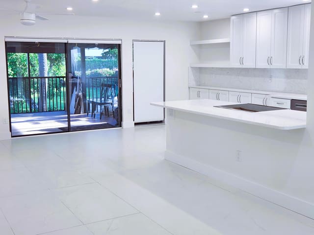 30 PELICAN POINTE Drive 201, Delray Beach, FL 33483