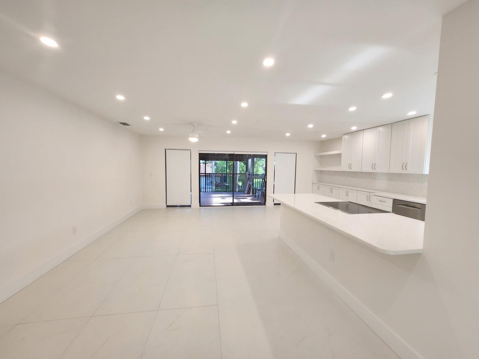 30 PELICAN POINTE Drive 201, Delray Beach, FL 33483 photo 13