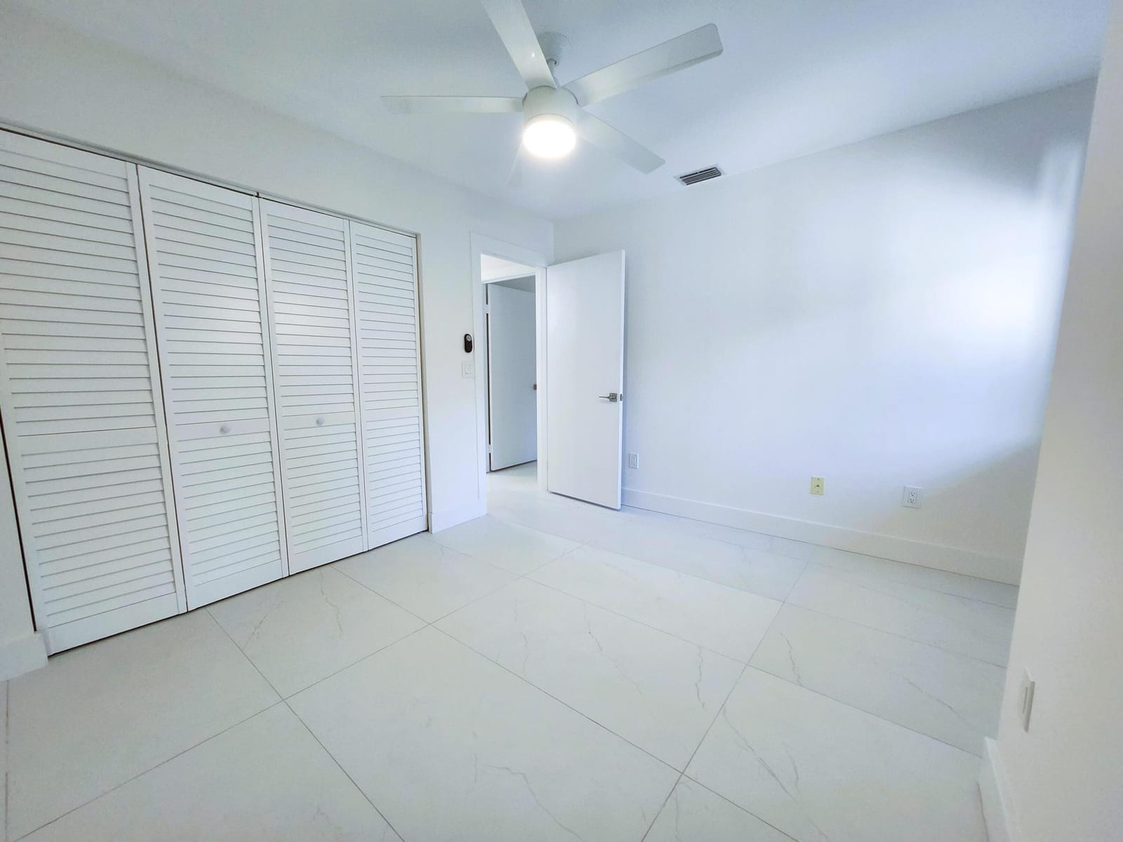 30 PELICAN POINTE Drive 201, Delray Beach, FL 33483 photo 19